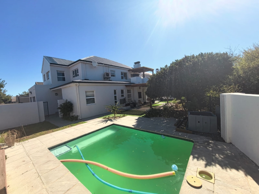 4 Bedroom Property for Sale in Somerset Country Estate Western Cape